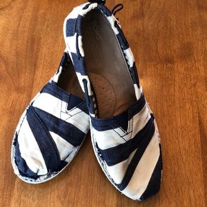 Navy/white stripe TOMS
